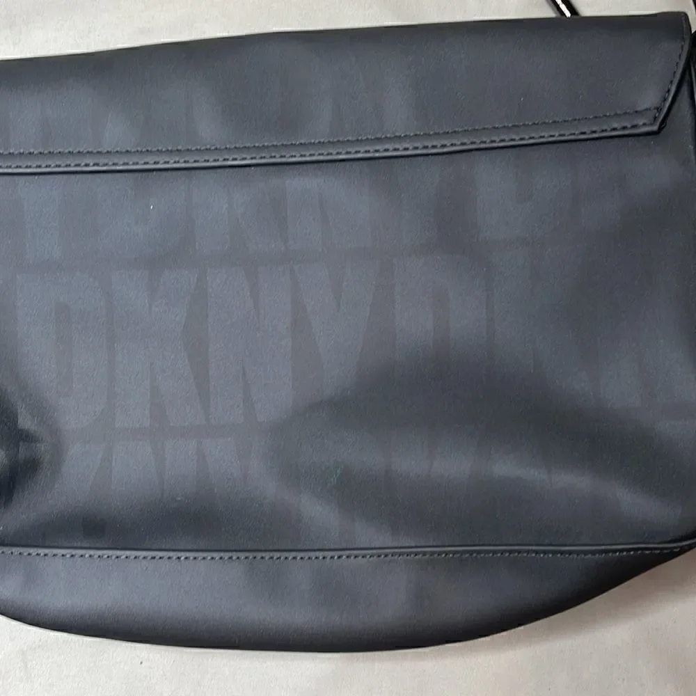 DKNY Grey Shoulder Bag.‎